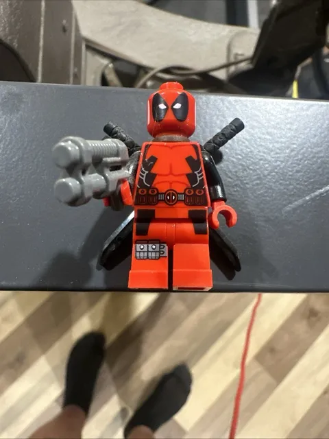LEGO Marvel Deadpool Minifigure From 6866 - Authentic.