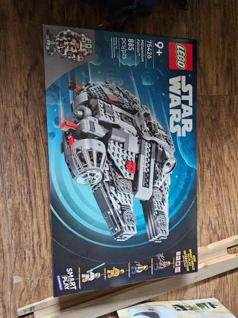 LEGO Star Wars Millennium Falcon 75426