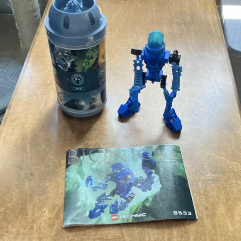 LEGO BIONICLE Toa Gali 8533 39pc 2001 Complete w/ Manual and Canister