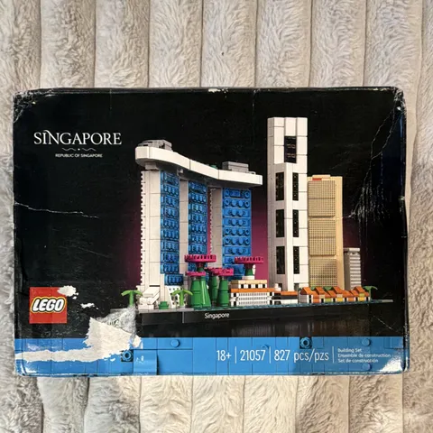 LEGO Architecture Singapore Skyline 21057 Building Set 827pcs - RETIRED