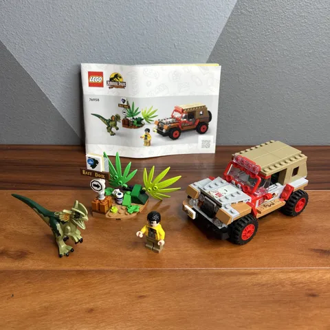 LEGO Jurassic Park - Dilophosaurus Ambush 76958 - Complete
