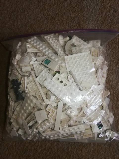 2.5 Pounds Of White Legos (C7)