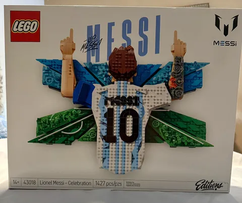 LEGO Editions Lionel Messi Celebration 43018 – 1,427 pcs – New In Box