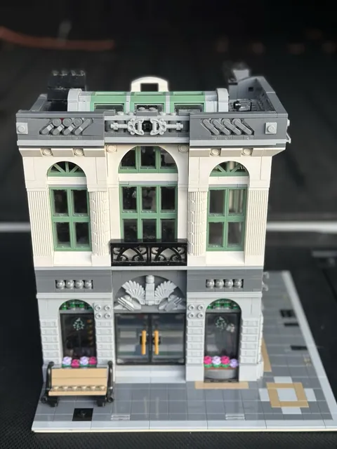 LEGO Creator Expert Brick Bank (10251)