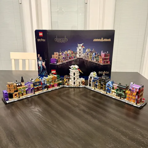 LEGO Harry Potter: Diagon Alley Wizarding Shops (76444)