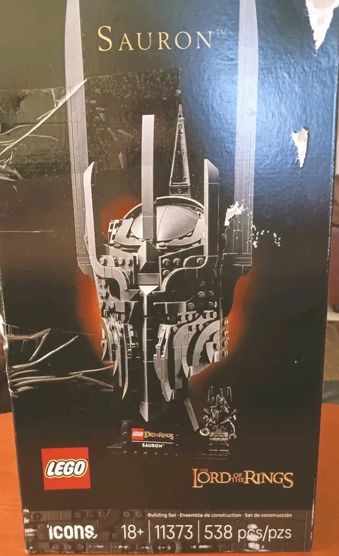 New Lego Lord of The Rings: Sauron Display Set 11373 damage to box sealed 