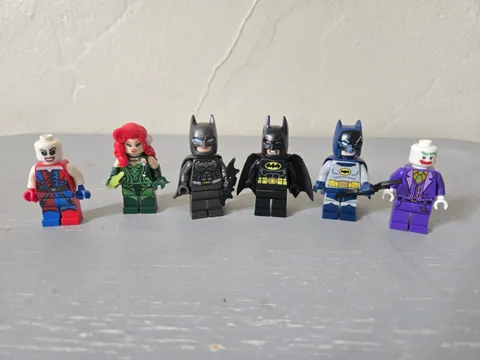 LEGO Batman Minifigure Lot of 6 DC Characters: Batman, Joker, Poison Ivy