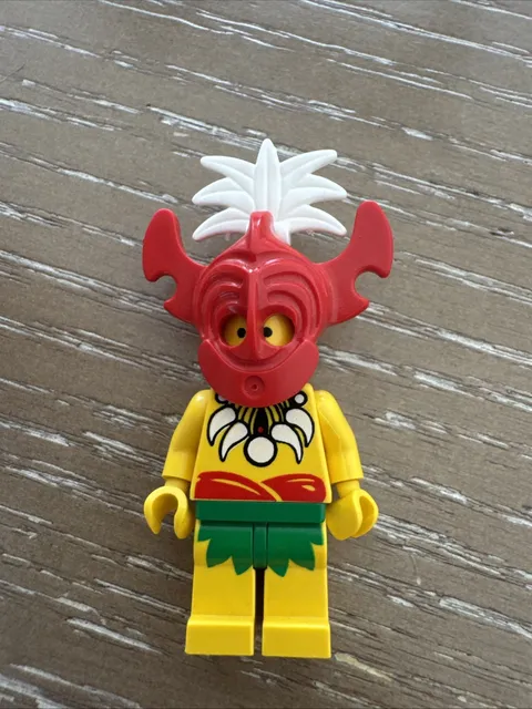 Vintage Lego Minifigure Islanders Pirates  pi068 King Kahuka from sets 6278 6262