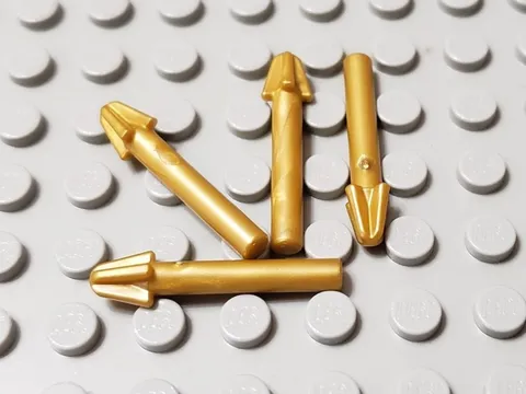 LEGO Lot of 4 Pearl Gold Minifigure Spear Weapon Accessories