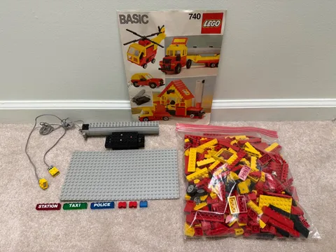 Lego 740 Basic with instructions 99% complete, partial Lego 970 Lighting Bricks