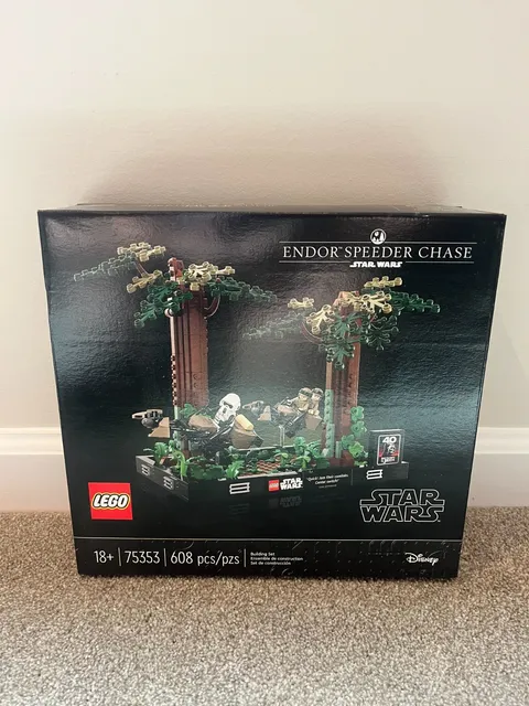LEGO Star Wars: Endor Speeder Chase Diorama (75353)