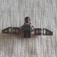 LEGO 2018 Marvel Falcon minifigure