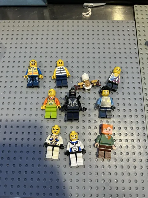 LEGO Minifigure Lot Marvel City Minecraft Space Patrol Etc Read