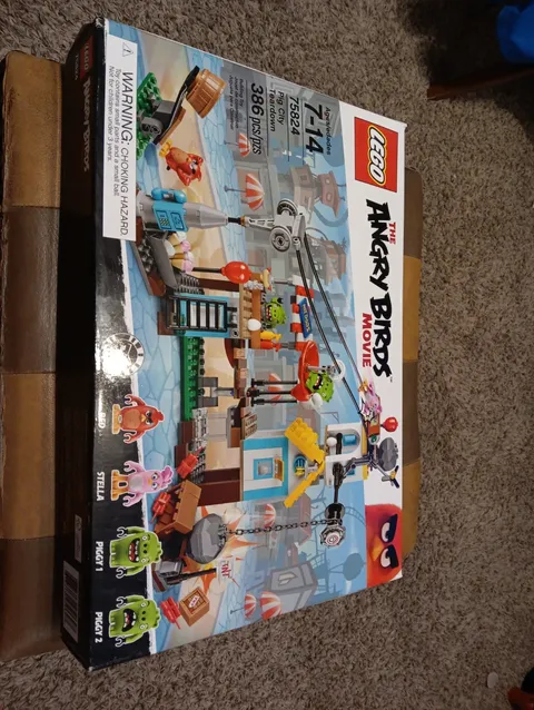 LEGO The Angry Birds Movie 75824 Pig City Teardown. Box Open But Complete Used