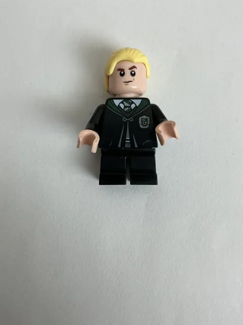 Lego New Draco Malfoy Black Torso Slytherin Robe Black Harry Potter Minifigure