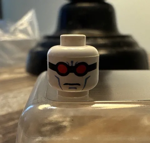 LEGO Batman - Mr Freeze Minifigure Head - 3626pb0265 - bat011i bat011c01 - Rare