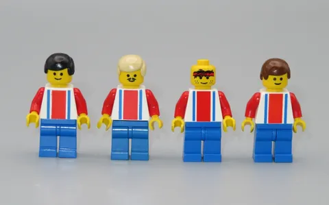LEGO 4 soccer team red white blue sports minifigure 3409 Championship Challenge
