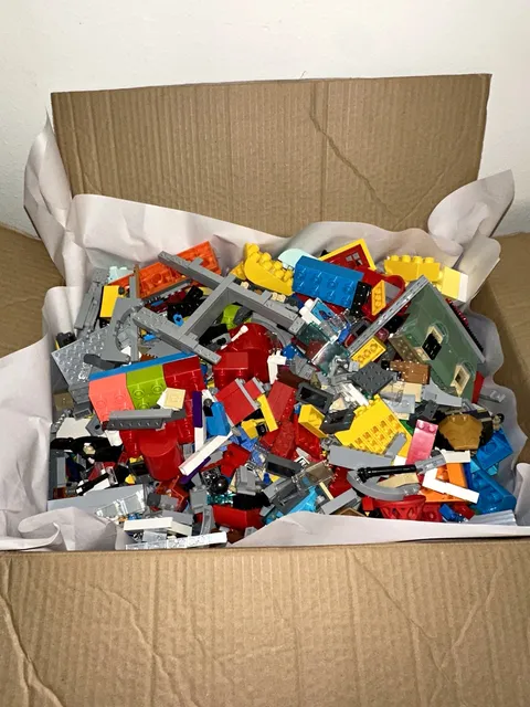 LEGO 10 LBS Bulk Lot Mixed Bricks Pieces & Parts Multicolor