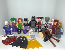 LEGO DC Marvel LOT of 10 Minifigures and accessories