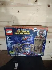 LEGO DC Comics Super Heroes: Batman Classic TV Batcave (76052) New Sealed 2016