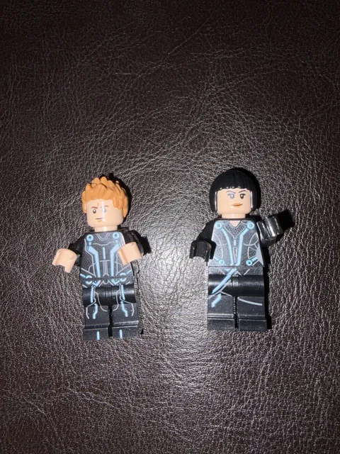 LEGO - Sam Flynn & Quorra - Tron Legacy Lightcycle 21314 VERY GOOD CONDITION