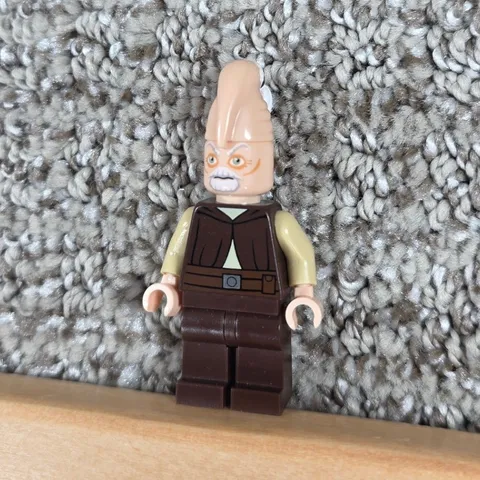 LEGO Star Wars Ki-Adi-Mundi Minifigure Jedi Master Brown Robes sw0319 7959