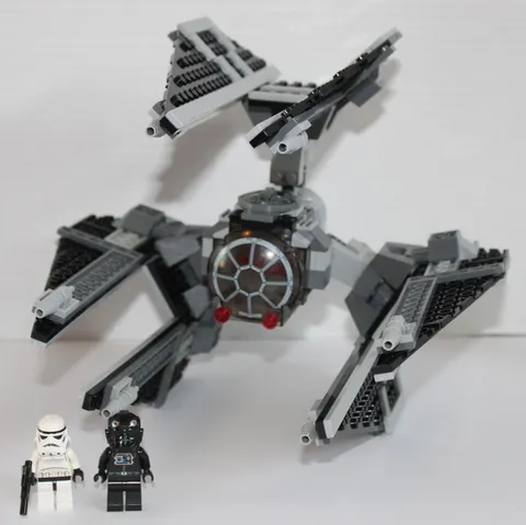 2009 Retired Star Wars Legends Lego set #8087 TIE Defender 100% complete!