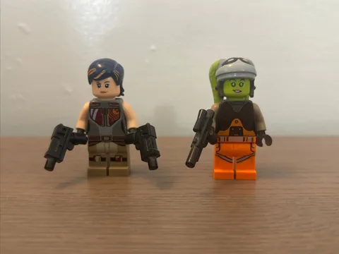 LEGO Star Wars Rebals Sabine Wren and Hera Syndulla minifigures