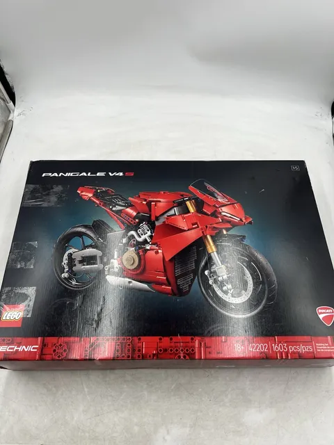 LEGO TECHNIC: Ducati Panigale V4 S Motorcycle (42202) 1603 PCS New In Box