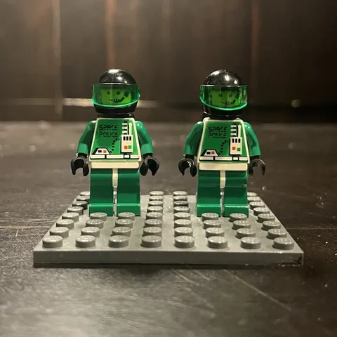 Space Police 2 Astronaut 3015 6984 1969 2 LEGO Minifigure (Lot of 2)