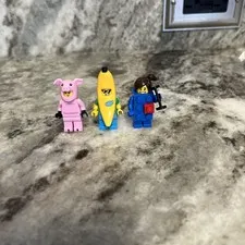 Mint series 12 Pig 71007, series 16 banana guy, series 18 party brick suit girl