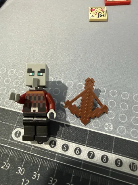 Lego Illager (Pillager) Minecraft Minifigure, Min124 R33