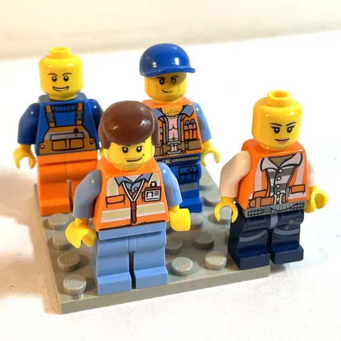 LEGO CONSTRUCTION WORKER Minifigure Lot 4 Figures