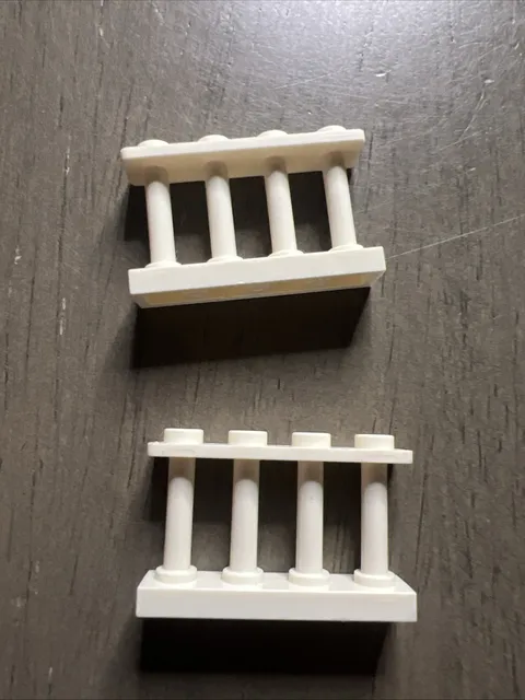 LEGO 15332 White Fence 1 x 4 x 2 Spindled with 4 Studs - 2 Pieces