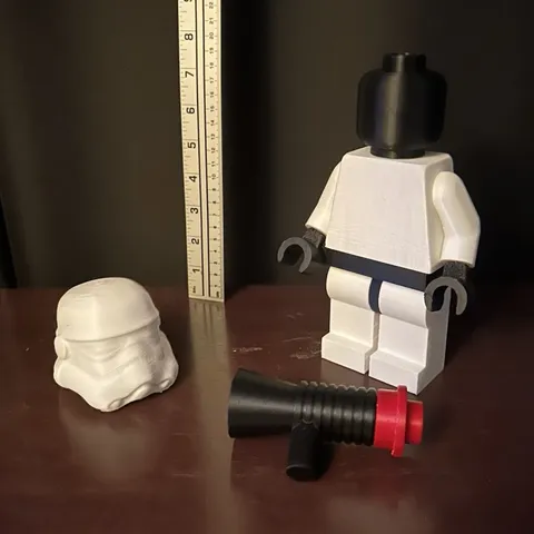 LEGO Star Wars Stormtrooper Minifigure White Helmet w/ Blaster Accessory