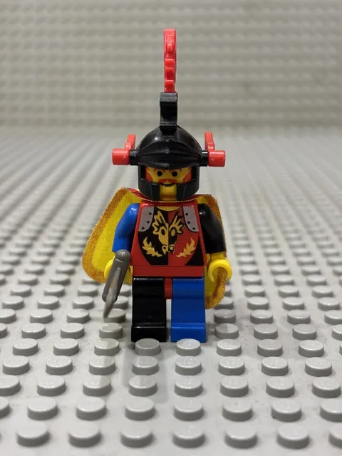 Vintage LEGO Dragon Knights Dragon Master w/ Accessories (cas219)