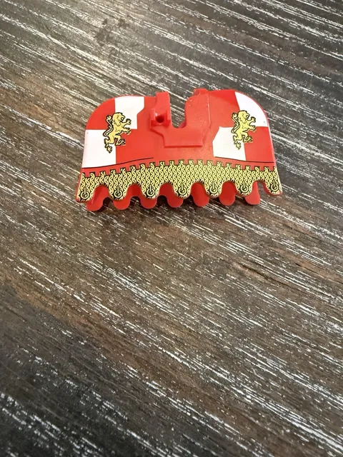 Lego Horse Barding Ruffled Edge Part 2490pb09 Gold Lions & Gold Chain Mail