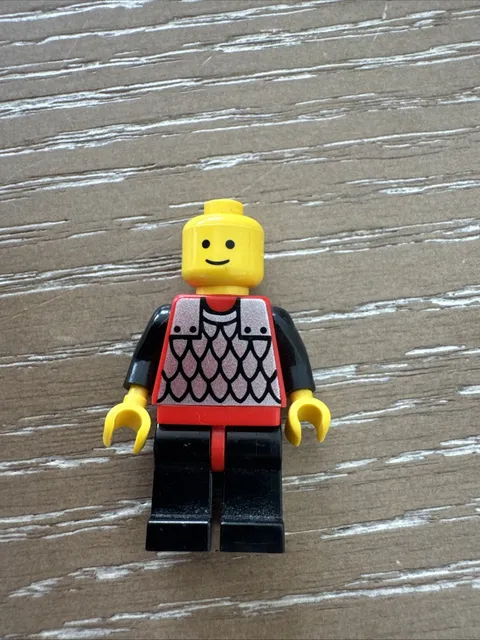 Lego Scale Mail 6081 Black Chin-Guard Lion Knights Castle Minifigure