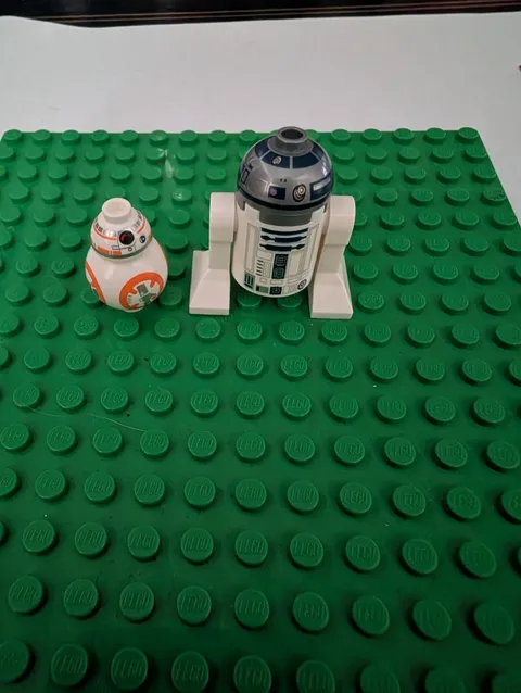 LEGO Star Wars Lot Of 2 Minifigures Droid BB8 BB-8 R2-D2 R2D2 Authentic