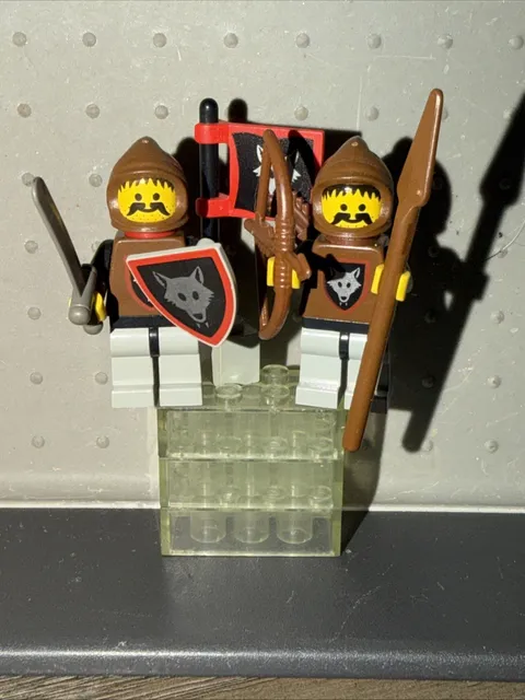 Lot Of 2 LEGO Wolfpack Minifigure Castle Black Knights 6086 6075 With Flag