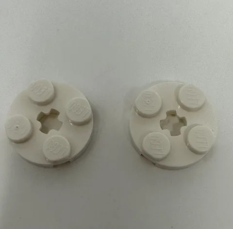 4032 LEGO Parts Plate Round 2x2 w/ Axle Hole White Lot Of 2