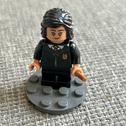 LEGO Harry Potter Parvati Patil Gryffindor Robe Minifigure - hp334 76396