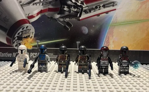 LEGO Star Wars Mandalorian Minifig Lot w/ White Boba, Mini Build, and Din Djarin