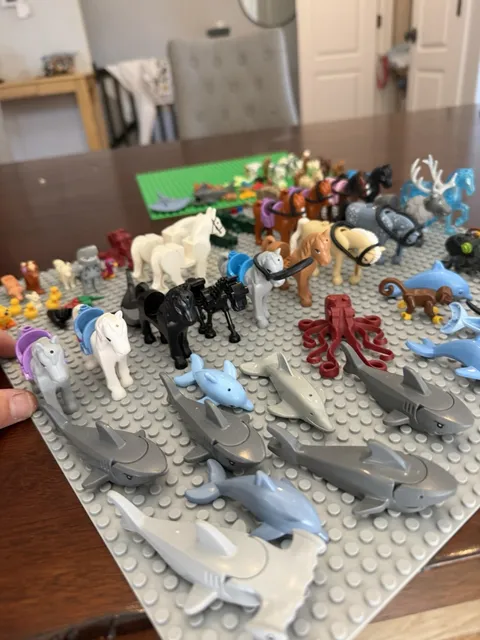LEGO Animal Lot 90 Pieces Horses Sharks Dolphins Octopus Sea Creatures