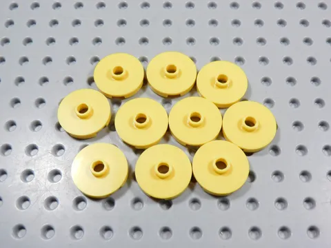 LEGO Lot of 10 Yellow Round 2x2 Smooth Plates w/ Open Stud BK