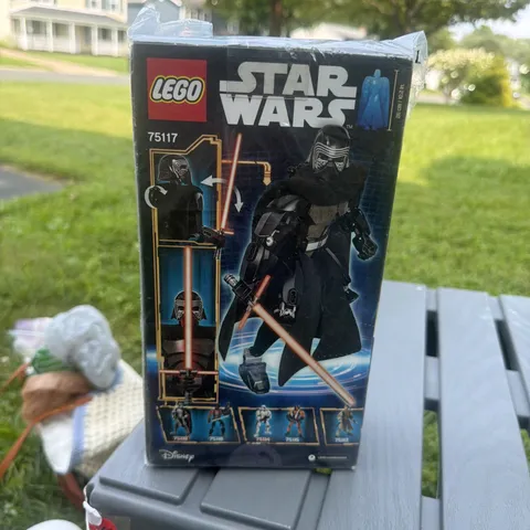 LEGO Star Wars Kylo Ren Buildable Figure (75117)