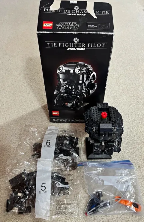 LEGO Star Wars TIE Fighter Pilot Helmet 75274 724 pcs COMPLETE SET