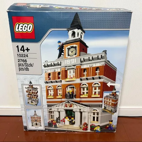 LEGO Creator Expert Modular Buildings Town Hall 10224 Used Comp W/Manual & Box