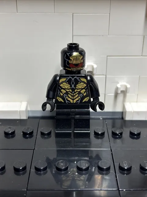 LEGO® Minifig sh0871 - Outrider - Extended Arms