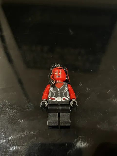 LEGO Marvel Avengers Red She-Hulk minifigure from set 76078 